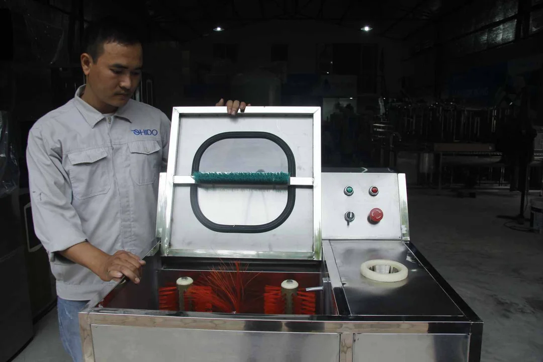 Máy rửa bình vận hành tự động và hiệu quả