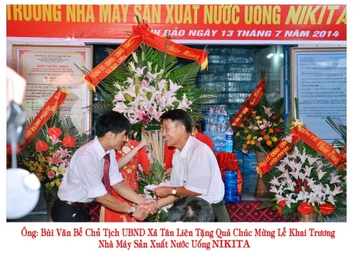 tặng quà chúc mừng lễ khai trương nhà máy sản xuất nước uống NIKITA tặng quà chúc mừng lễ khai trương NIKITA